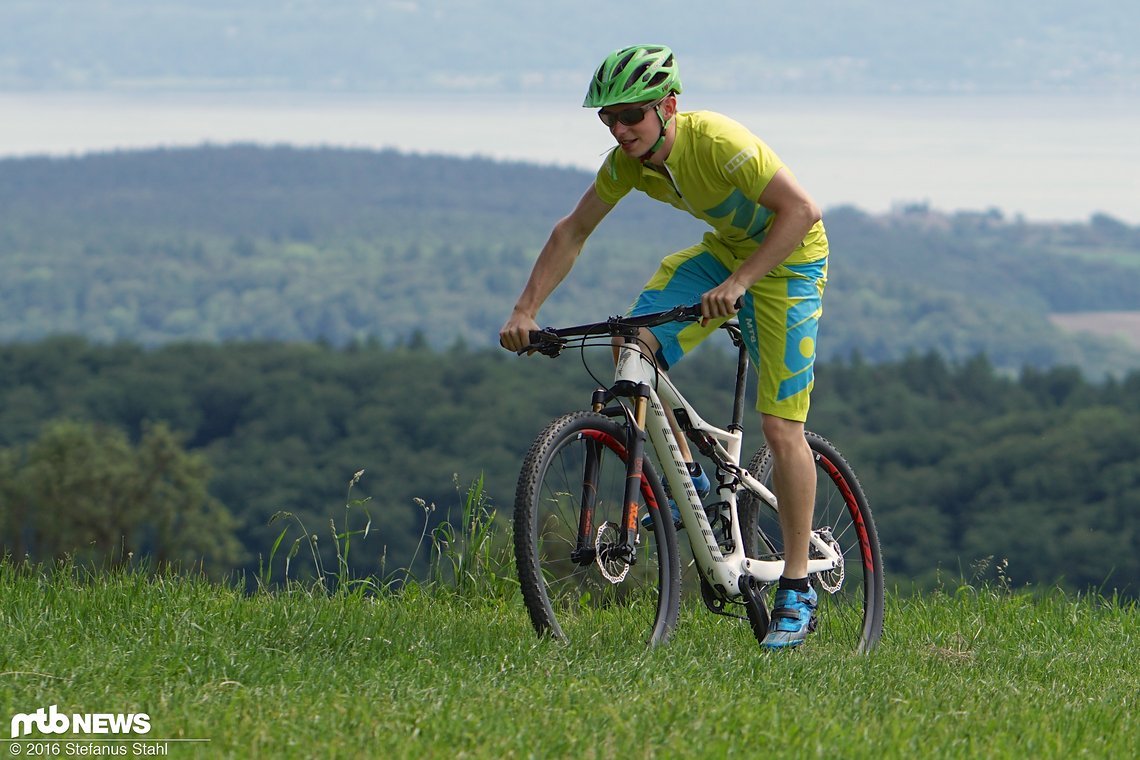 Der bike ahead composites THEflatbar hat sich in unserem Praxiseinsatz bewährt Der bike ahead composites THEflatbar hat sich in unserem Praxiseinsatz bewährt