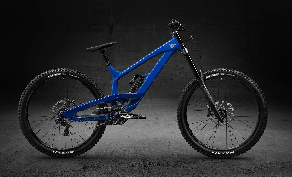 Günstigste Variante und einziges Alu-Modell: Das YT Tues 27.5 AL Base für 2.799 € Günstigste Variante und einziges Alu-Modell: Das YT Tues 27.5 AL Base für 2.799 €