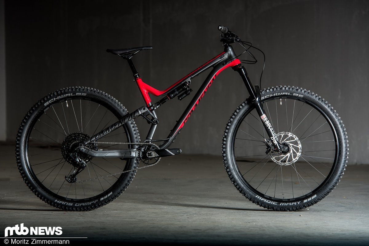 Das Commençal Meta AM 29 Essential kann mit einem sehr spaßigen Fahrverhalten sowie guten Allround-Fähigkeiten überzeugen Das Commençal Meta AM 29 Essential kann mit einem sehr spaßigen Fahrverhalten sowie guten Allround-Fähigkeiten überzeugen