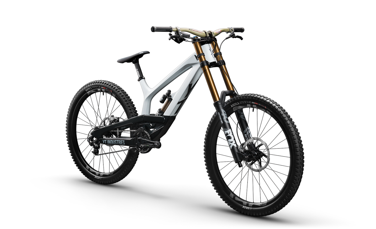 Das YT Tues 27 CF Pro Race schlägt mit einem Preis von 5.499 € zu Buche und bringt 15,2 kg auf die Waage. Das YT Tues 27 CF Pro Race schlägt mit einem Preis von 5.499 € zu Buche und bringt 15,2 kg auf die Waage.