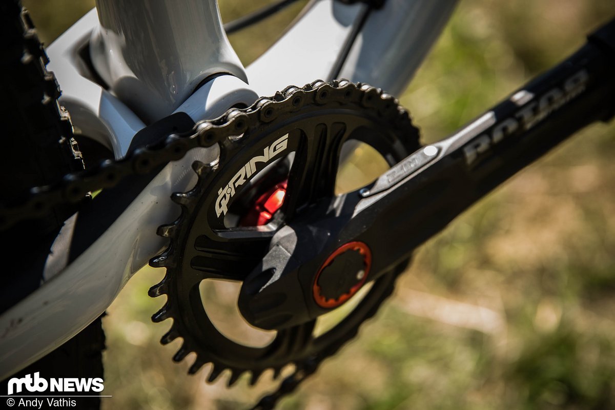Am Bike des jungen Weltcupsiegers ist eine Rotor-Kurbel sowie ein ovales Kettenblatt mit 36 Zähnen verbaut! Am Bike des jungen Weltcupsiegers ist eine Rotor-Kurbel sowie ein ovales Kettenblatt mit 36 Zähnen verbaut!