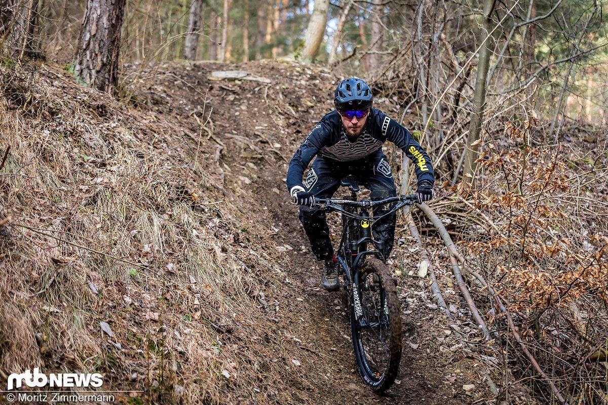 In ruppigen Steilabfahrten wie dieser wird man dann doch daran erinnert, dass man auf einem Hardtail sitzt In ruppigen Steilabfahrten wie dieser wird man dann doch daran erinnert, dass man auf einem Hardtail sitzt