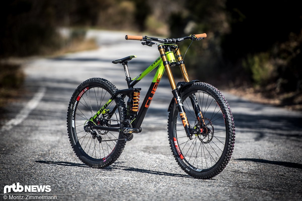 Auf diesem Bike konnte sich Max letztes Jahr die Bronze-Medaille bei der Downhill-Weltmeisterschaft in Cairns in der Junioren-Kategorie sichern Auf diesem Bike konnte sich Max letztes Jahr die Bronze-Medaille bei der Downhill-Weltmeisterschaft in Cairns in der Junioren-Kategorie sichern