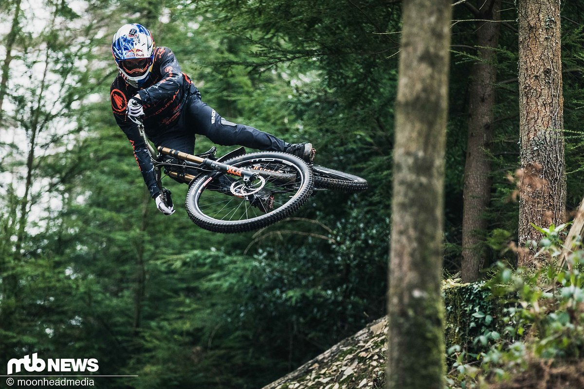 Dan, Gee und Rachel haben die Bikes nun schon seit einigen Wochen getestet und sind begeistert. Dan, Gee und Rachel haben die Bikes nun schon seit einigen Wochen getestet und sind begeistert.