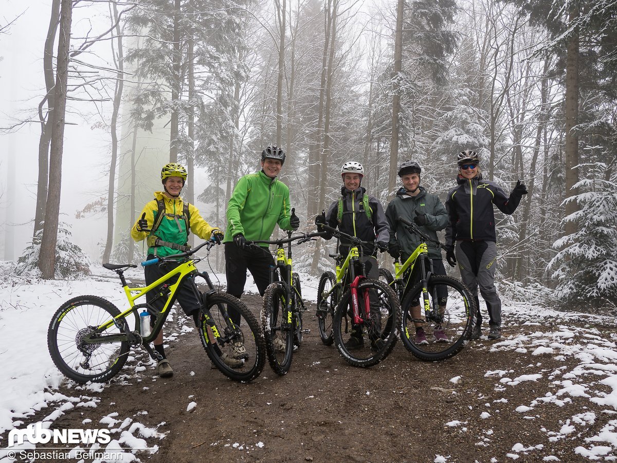 Fröhliche Gesichter auf dem Roßkopf am Start des Borderline Trails Fröhliche Gesichter auf dem Roßkopf am Start des Borderline Trails