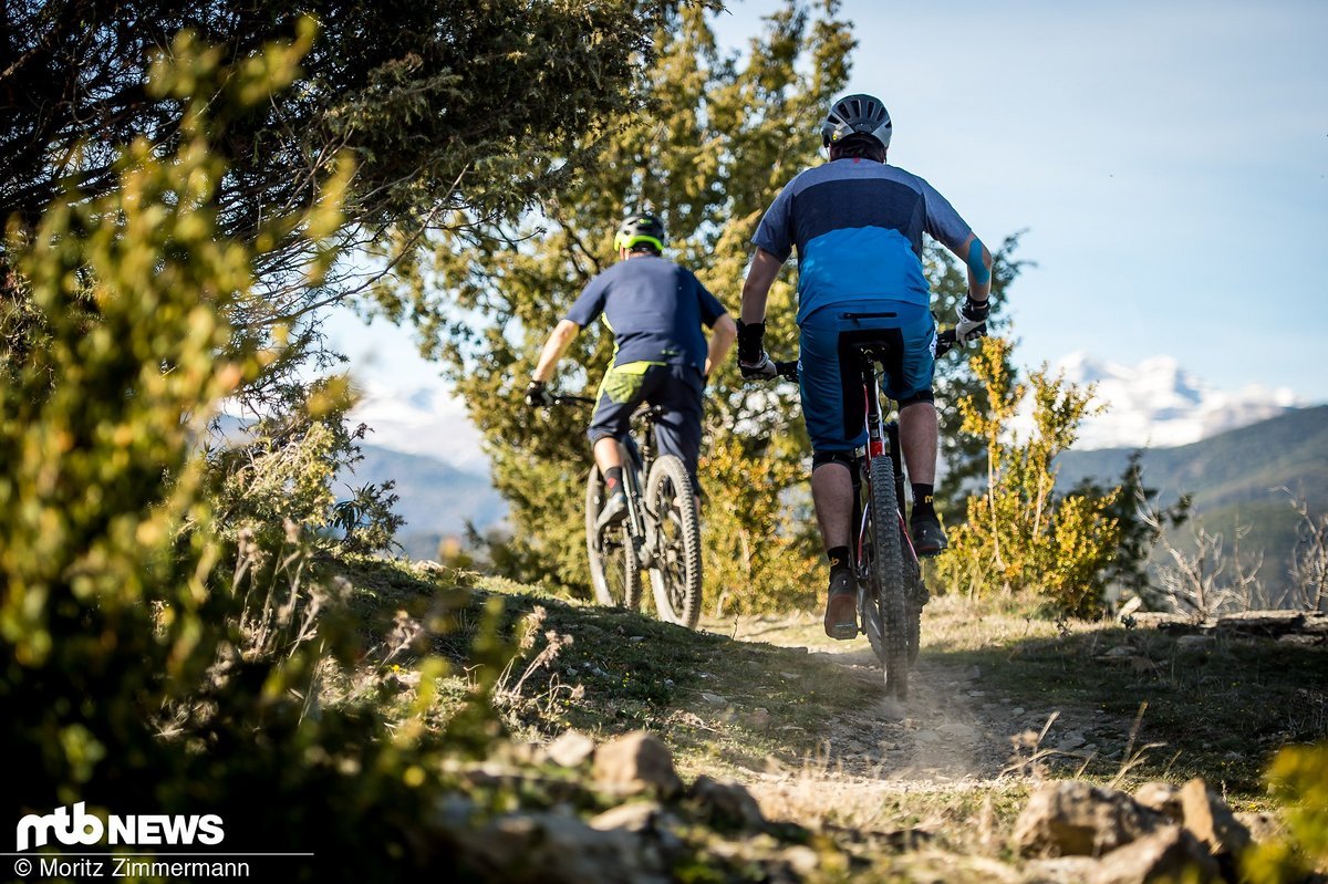Bergauf sollen die Trailbikes eine gute Figur machen Bergauf sollen die Trailbikes eine gute Figur machen
