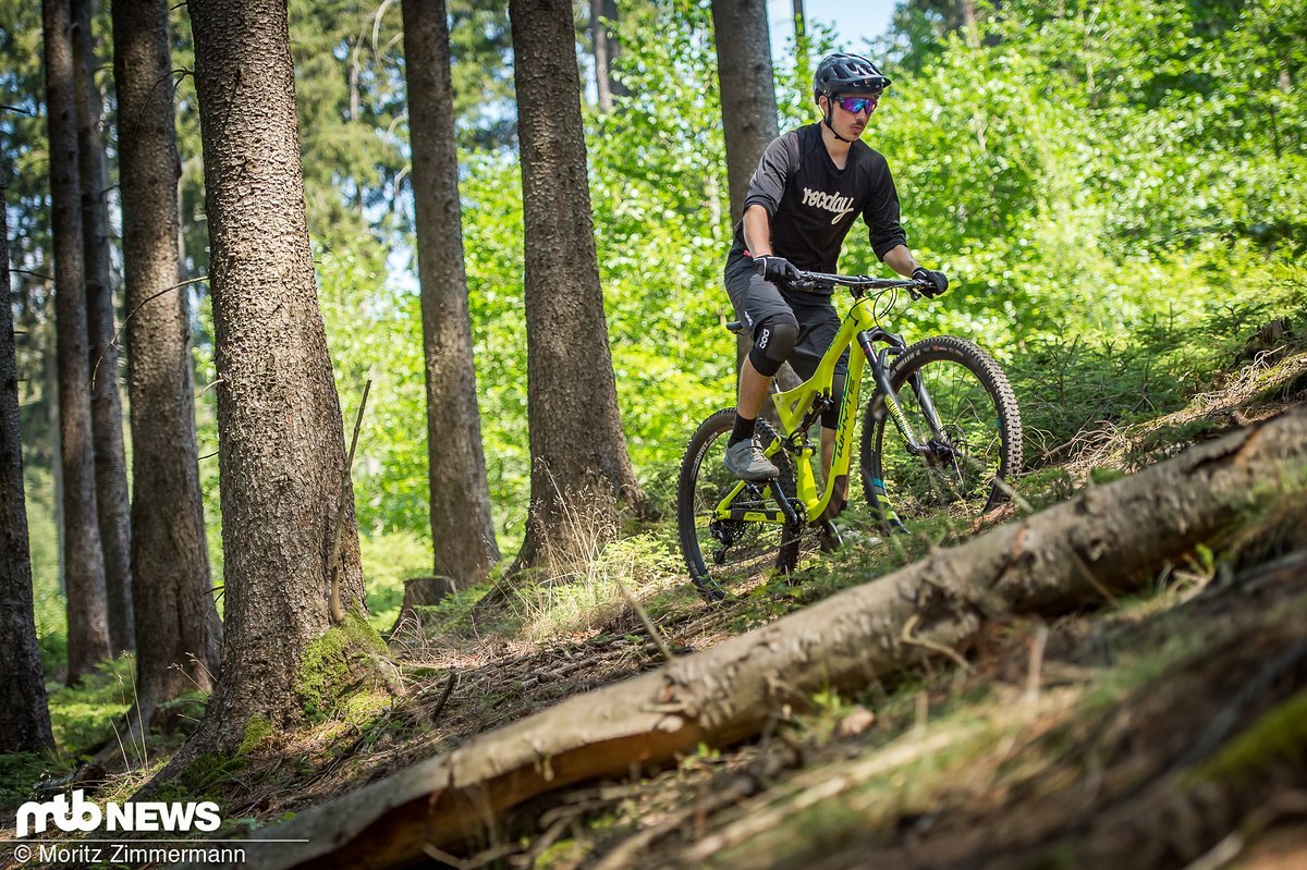 Bergauf lässt das Whyte S-150C Works keine Federn und bringt den Fahrer komfortabel ans Ziel Bergauf lässt das Whyte S-150C Works keine Federn und bringt den Fahrer komfortabel ans Ziel