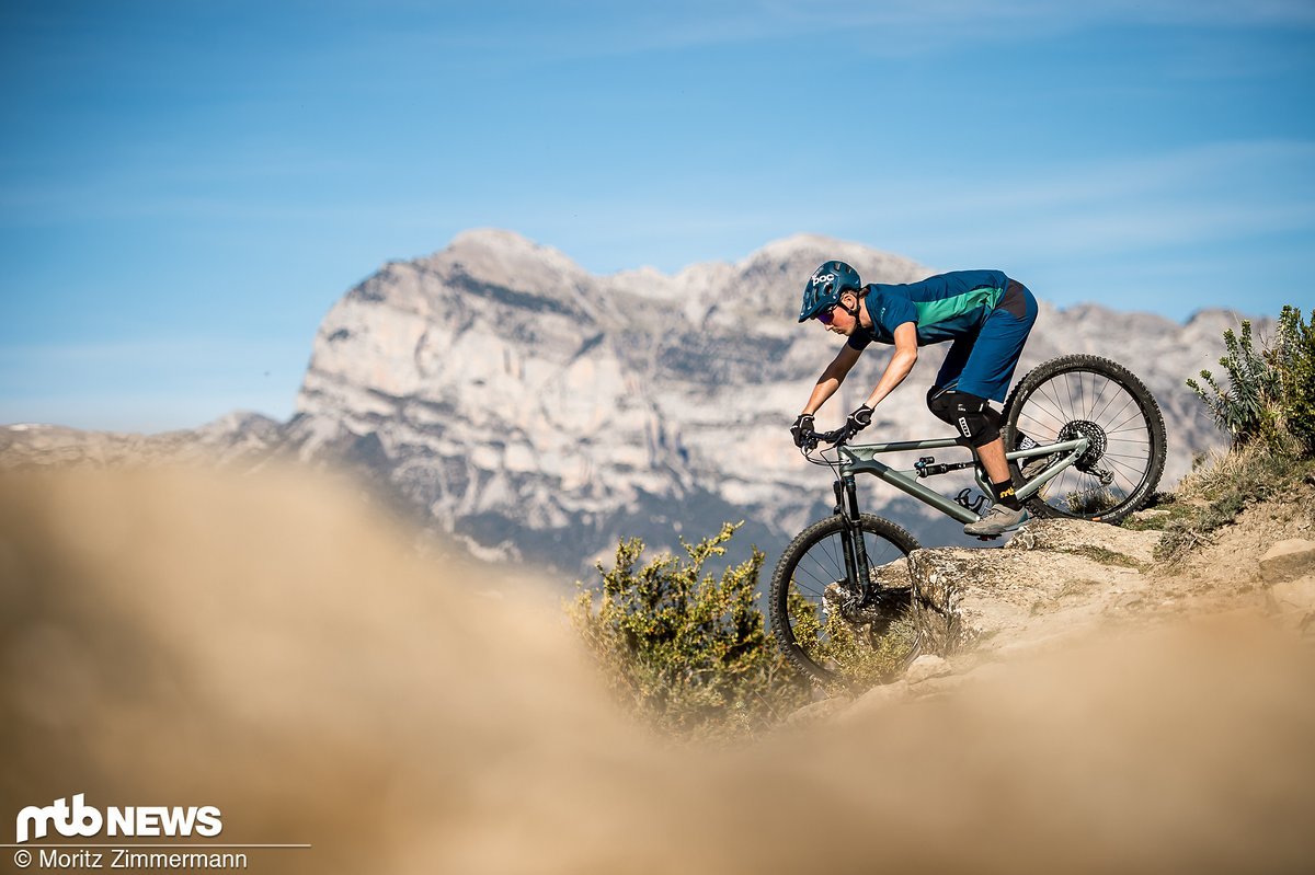 Trailbikes sollten im Idealfall effiziente Alleskönner sein, die auch bergab keine Herausforderung scheuen Trailbikes sollten im Idealfall effiziente Alleskönner sein, die auch bergab keine Herausforderung scheuen