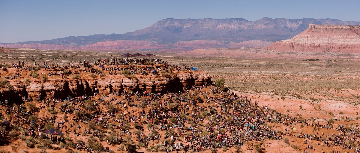 Extrem viele Besucher säumten dieses Jahr das Gelände der Red Bull Rampage in Virgin, Utah Extrem viele Besucher säumten dieses Jahr das Gelände der Red Bull Rampage in Virgin, Utah
