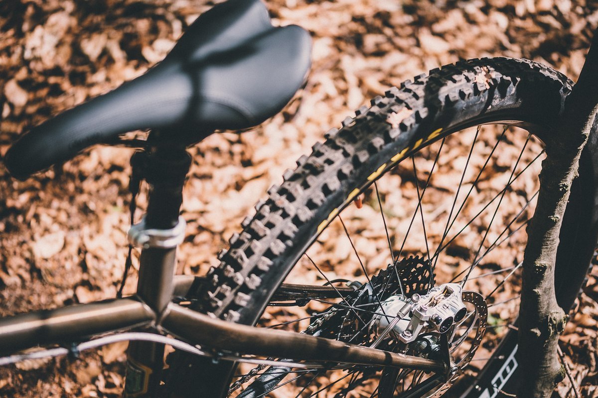 In Sachen Reifen vertraut IBC-User davidhellmann auf die bewährte Kombination aus Maxxis High Roller II und Maxxis Aggressor In Sachen Reifen vertraut IBC-User davidhellmann auf die bewährte Kombination aus Maxxis High Roller II und Maxxis Aggressor