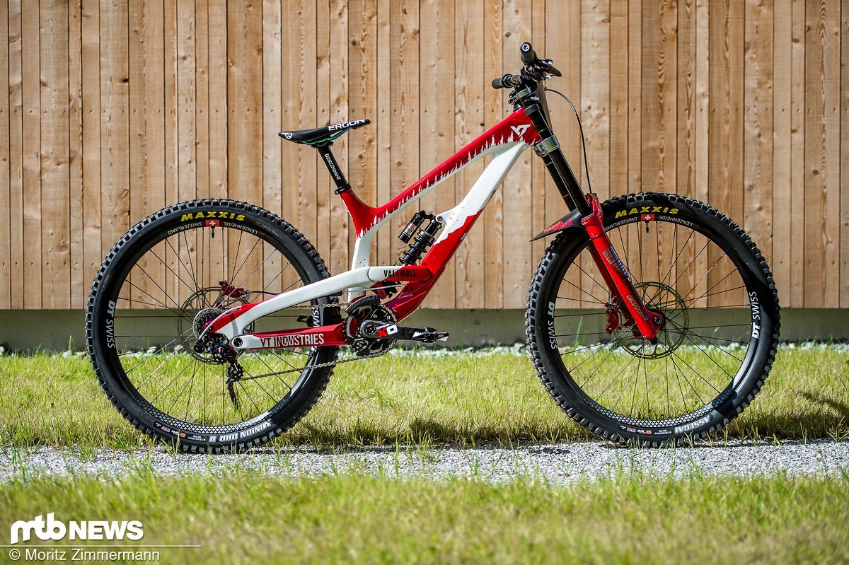 Lars Diedenhofen mag's gern bunt: Das erkennt man beispielsweise auch gut an Vali Hölls WM-Bike von 2018 Lars Diedenhofen mag's gern bunt: Das erkennt man beispielsweise auch gut an Vali Hölls WM-Bike von 2018