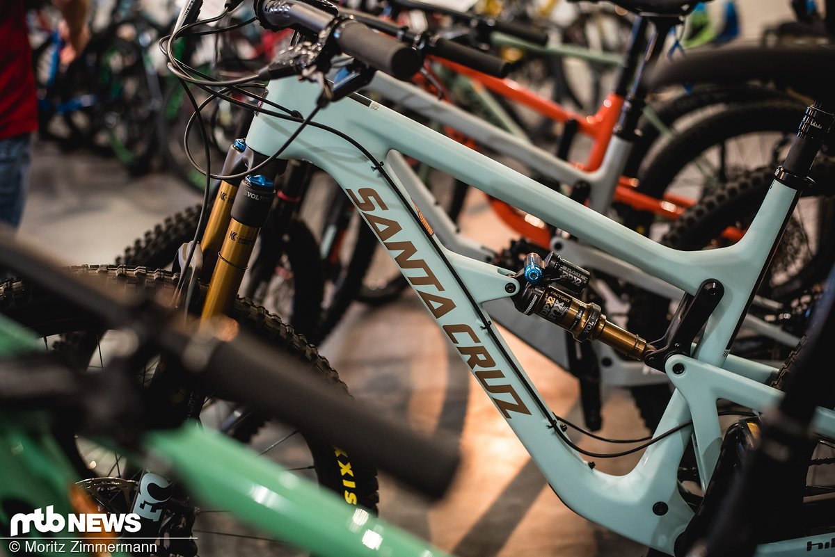 Santa Cruz ist eine der Marken, die bei Hibike stark nachgefragt ist Santa Cruz ist eine der Marken, die bei Hibike stark nachgefragt ist