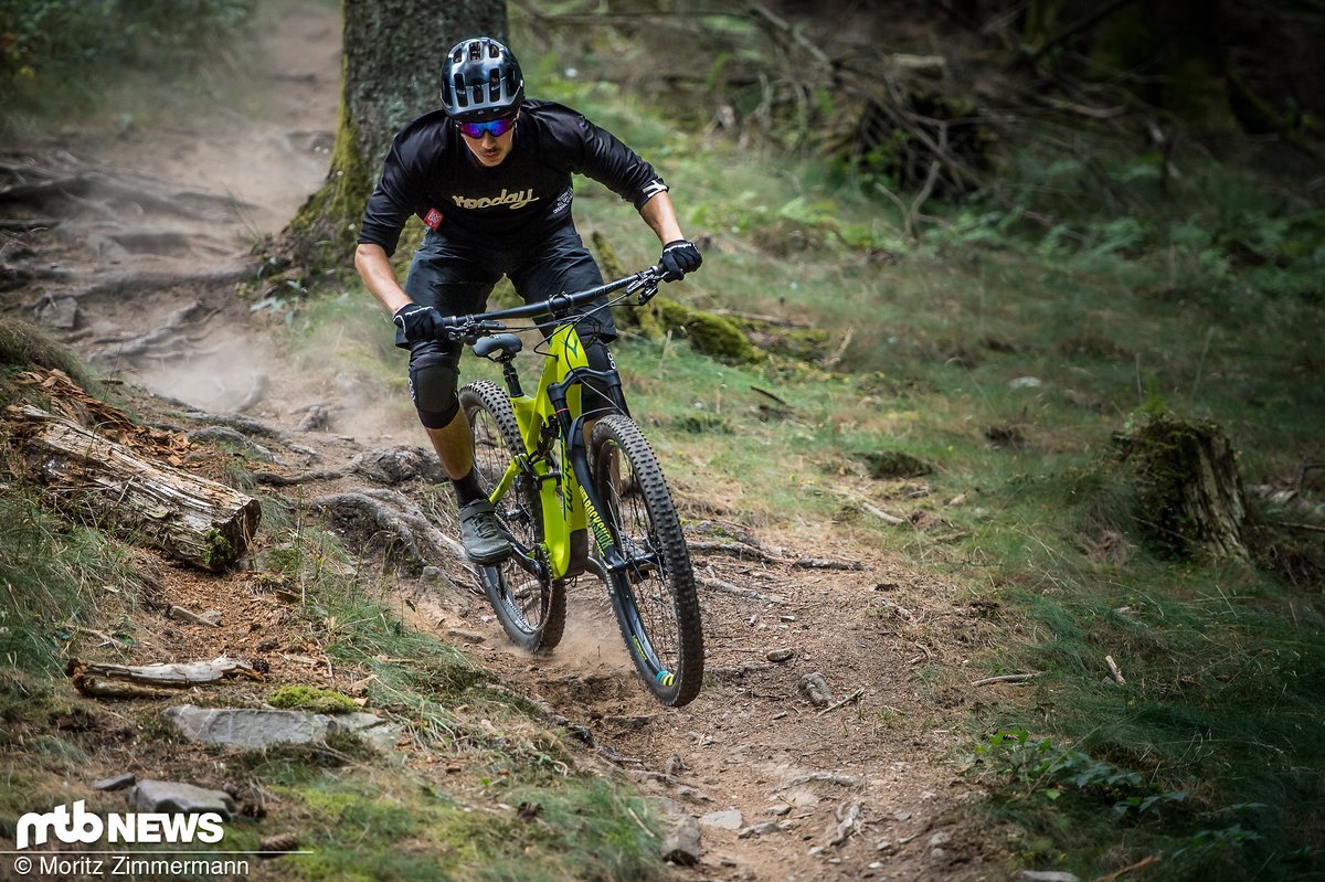 Auch auf ruppigen Trails vermittelt das S-150 dank des langen Reachs und des tiefen Tretlagers jede Menge Sicherheit Auch auf ruppigen Trails vermittelt das S-150 dank des langen Reachs und des tiefen Tretlagers jede Menge Sicherheit