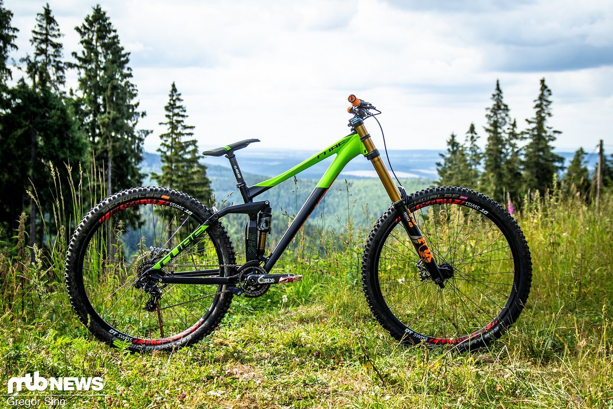 Das Cube Two15 ist eines der ersten 29" DH-Bikes und kann seit Ende der Saison erworben werden Das Cube Two15 ist eines der ersten 29" DH-Bikes und kann seit Ende der Saison erworben werden