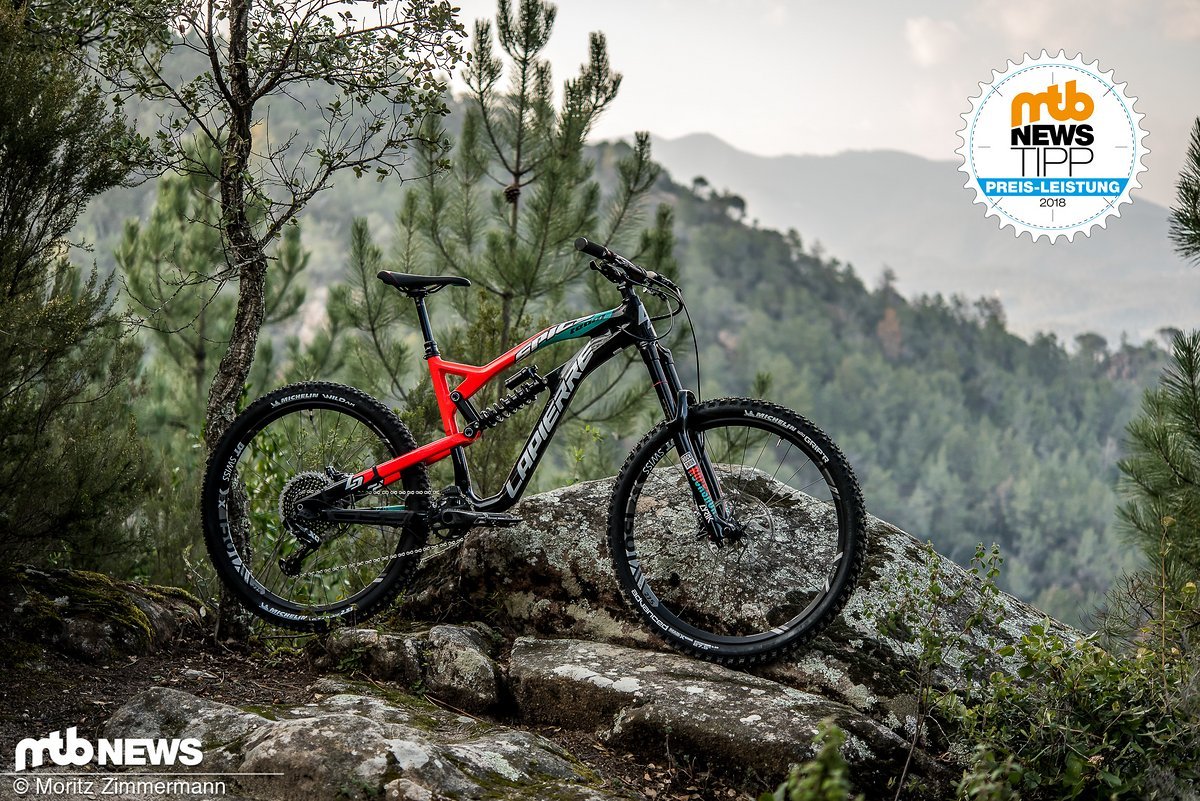 Vor allem auf harten, Downhill-lastigen Trails ist das Lapierre Spicy Team Ultimate dank des hervorragenden Hinterbaus voll und ganz in seinem Element Vor allem auf harten, Downhill-lastigen Trails ist das Lapierre Spicy Team Ultimate dank des hervorragenden Hinterbaus voll und ganz in seinem Element