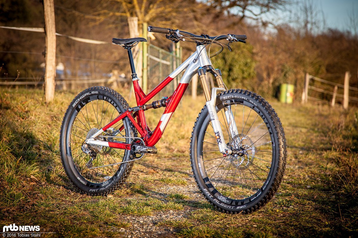 Unsere Testbasis für den leichten DT Swiss XMC 1200 Spline Carbon-Laufradsatz ist unter anderem ein Alutech ICB 2 gewesen Unsere Testbasis für den leichten DT Swiss XMC 1200 Spline Carbon-Laufradsatz ist unter anderem ein Alutech ICB 2 gewesen