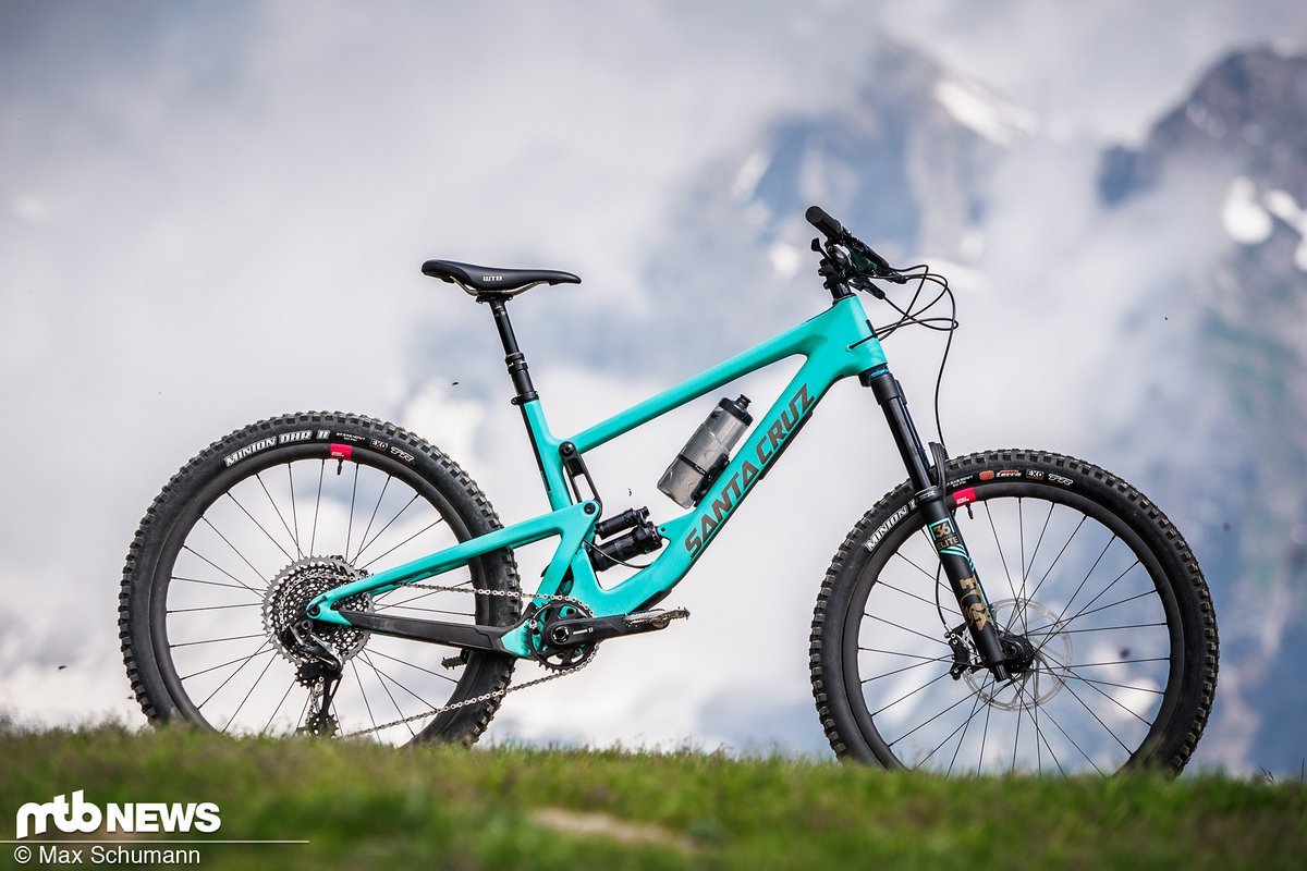 Santa Cruz hat dem Bronson 2018 ein ordentliches Facelift gegönnt und sich dabei vom Enduro-Bike Nomad inspirieren lassen Santa Cruz hat dem Bronson 2018 ein ordentliches Facelift gegönnt und sich dabei vom Enduro-Bike Nomad inspirieren lassen