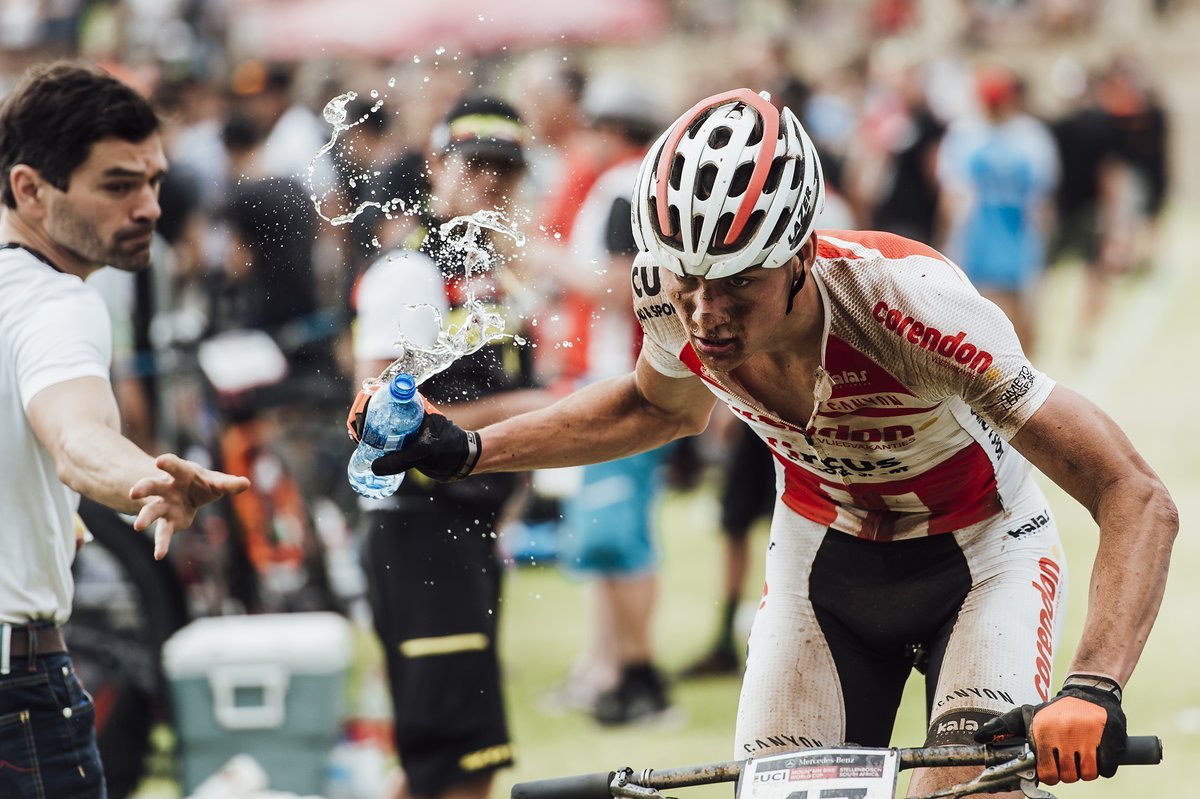 Cyclocross-Star Mathieu van der Poel arbeitete sich von Startplatz 47 schnell nach vorne - um den Sieg konnte er letztendlich nicht ganz eingreifen Cyclocross-Star Mathieu van der Poel arbeitete sich von Startplatz 47 schnell nach vorne - um den Sieg konnte er letztendlich nicht ganz eingreifen