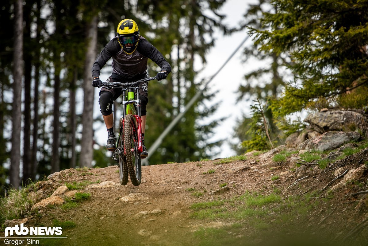 Der Markt an Downhill-Gabeln ist groß geworden und das ist gut so. Die RockShox Boxxer gehört zu den alten Eisen, ist durch das jüngste Ultimate-Update jedoch weiterhin ganz vorne dabei Der Markt an Downhill-Gabeln ist groß geworden und das ist gut so. Die RockShox Boxxer gehört zu den alten Eisen, ist durch das jüngste Ultimate-Update jedoch weiterhin ganz vorne dabei