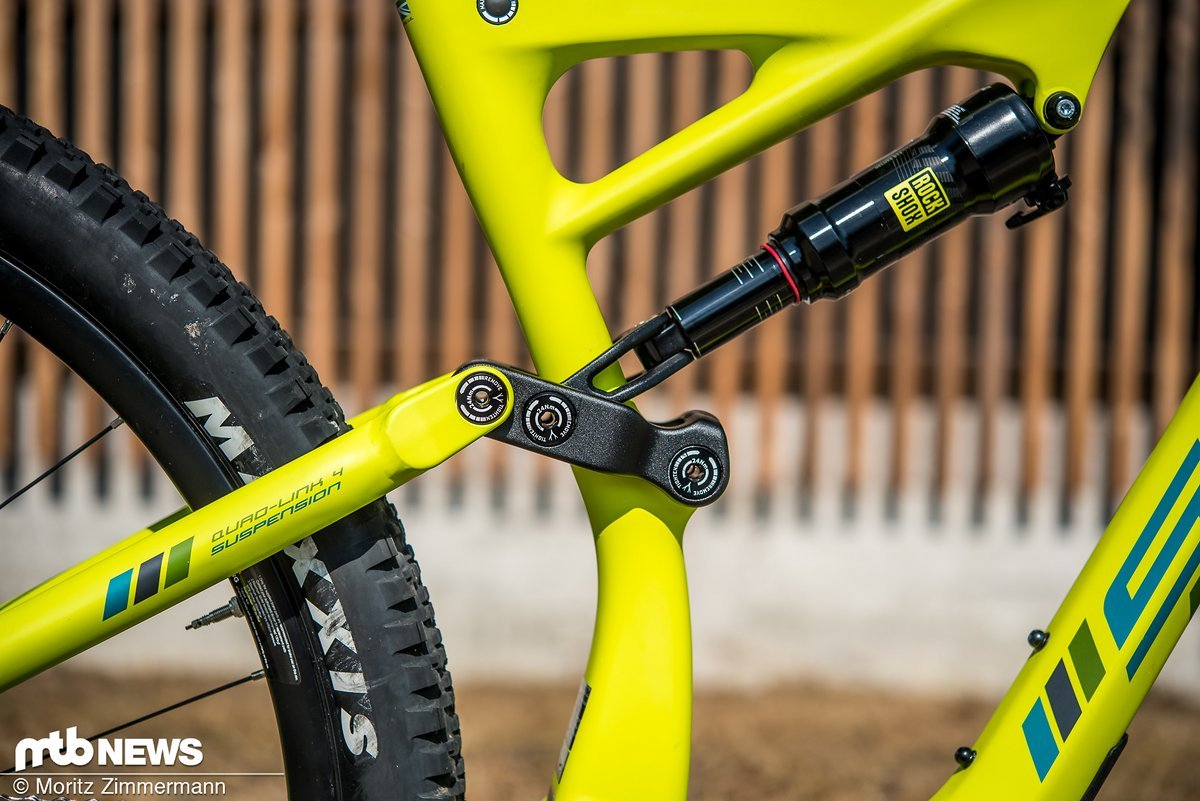 Der RockShox Deluxe RT3 Dämpfer kontrolliert die 150 mm Federweg am Heck des S-150 und generiert massig Grip Der RockShox Deluxe RT3 Dämpfer kontrolliert die 150 mm Federweg am Heck des S-150 und generiert massig Grip
