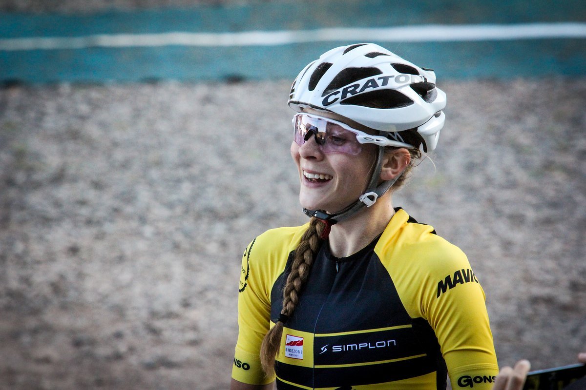 Ronja Eibl verlässt das Gonso-Simplon Racing Team und fährt in Zukunft an der Seite von Mathieu van der Poel. Ronja Eibl verlässt das Gonso-Simplon Racing Team und fährt in Zukunft an der Seite von Mathieu van der Poel.
