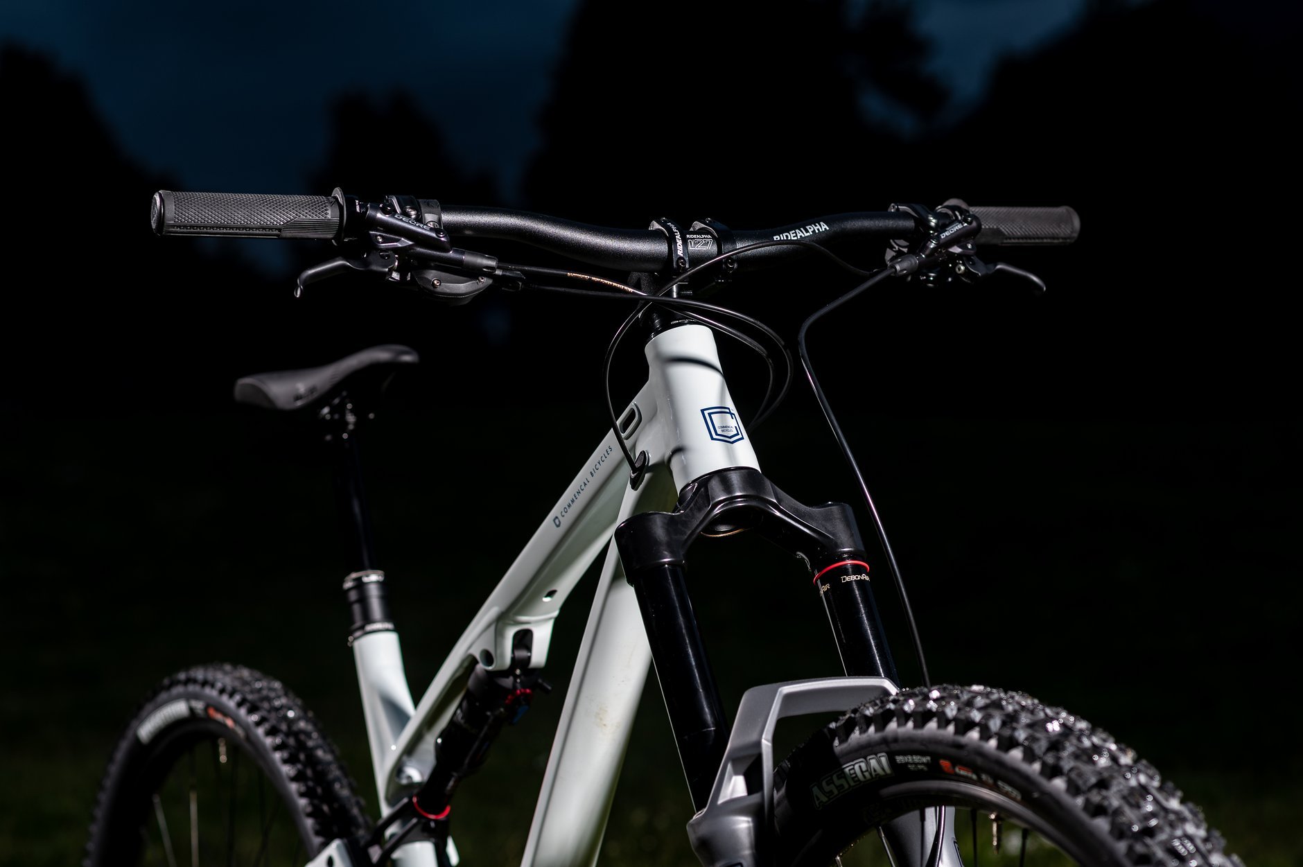 Commençal Meta AM 29 2021 Zwei neue Varianten mit RockShox Zeb