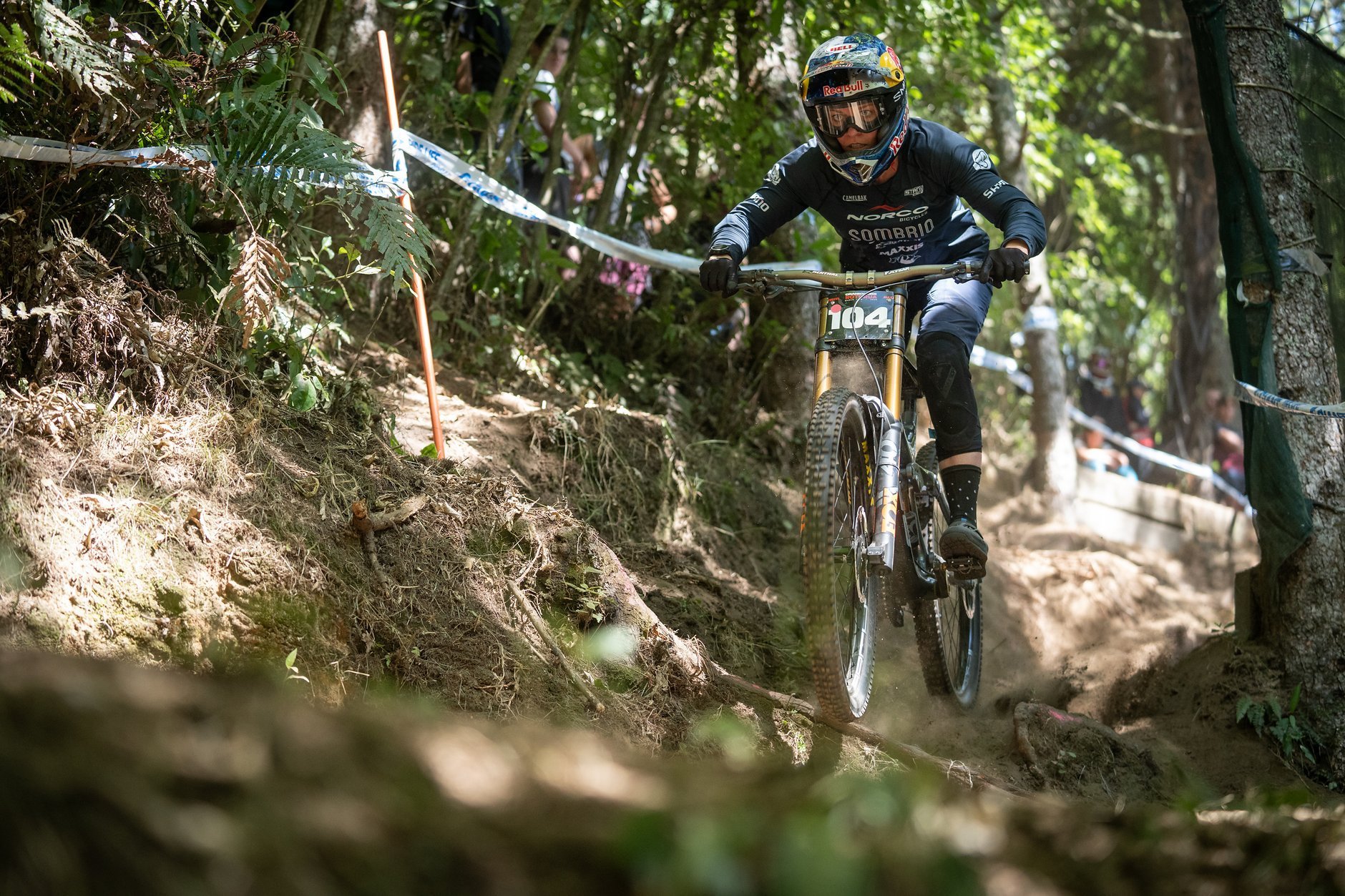 Crankworx Rotorua Downhill Doppel Sieg für Hannah Familie