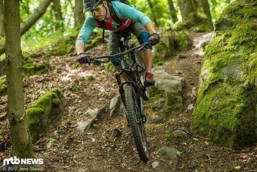 Steile Zwischenstücke, an denen man nicht schnell in den Pedal-Modus wechseln kann, sind nicht die Paradedisziplin der Lyrik... Steile Zwischenstücke, an denen man nicht schnell in den Pedal-Modus wechseln kann, sind nicht die Paradedisziplin der Lyrik...