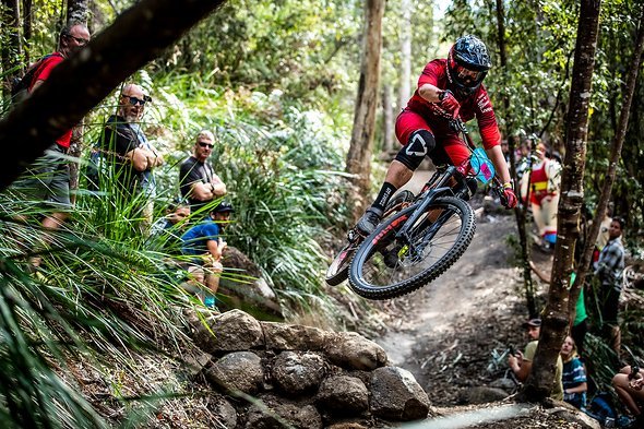 FACT: Das war die EWS mit den wohl meisten Jumps, die wir je hatten! Gefällt uns ganz guuuut!! Caro lässt es fliegen. FACT: Das war die EWS mit den wohl meisten Jumps, die wir je hatten! Gefällt uns ganz guuuut!! Caro lässt es fliegen.