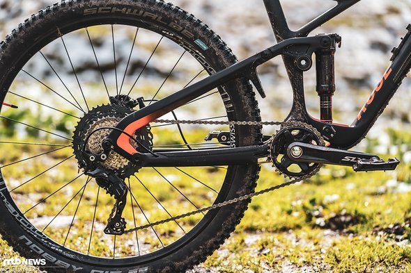 Der Shimano SLX-Antriebsstrang verrichtet sauber seine Arbeit Der Shimano SLX-Antriebsstrang verrichtet sauber seine Arbeit