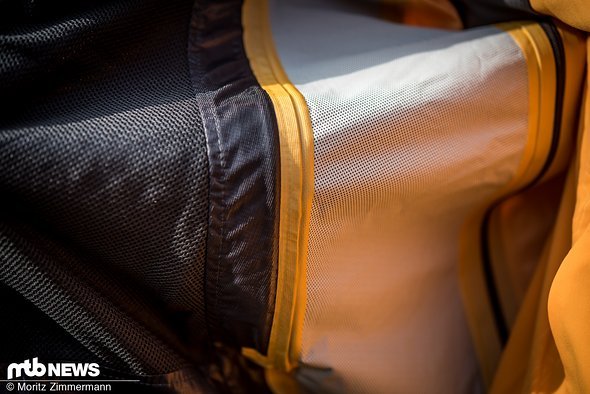 Das Highlight der Endura MT500-Jacke ist das dreilagige ExoShell60-Gewebe Das Highlight der Endura MT500-Jacke ist das dreilagige ExoShell60-Gewebe