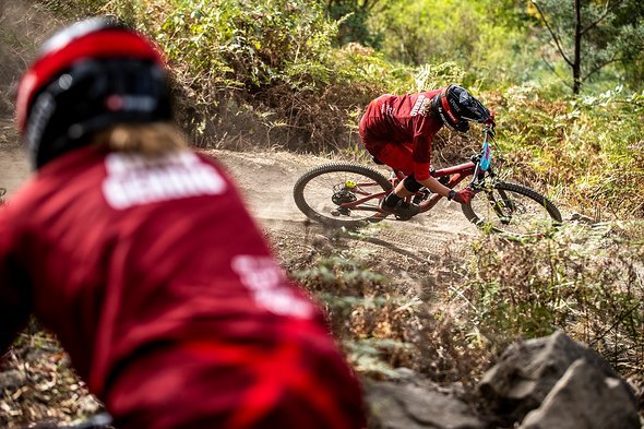 Anders als beim letzten Mal in Derby herrscht größtenteils super Wetter und die Trails sind staubig. Anders als beim letzten Mal in Derby herrscht größtenteils super Wetter und die Trails sind staubig.
