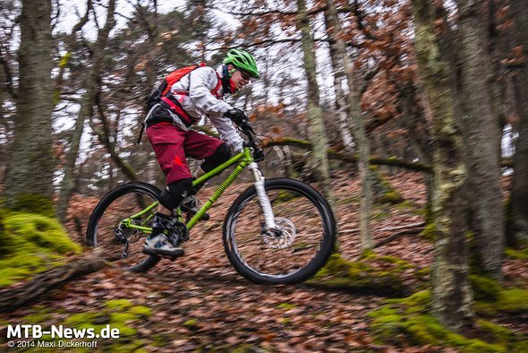 Schwung und rum: Im Hardtail überzeugte der breiteste Spline ONE mit präzisem Lenkverhalten und gutem Sprintvermögen Schwung und rum: Im Hardtail überzeugte der breiteste Spline ONE mit präzisem Lenkverhalten und gutem Sprintvermögen