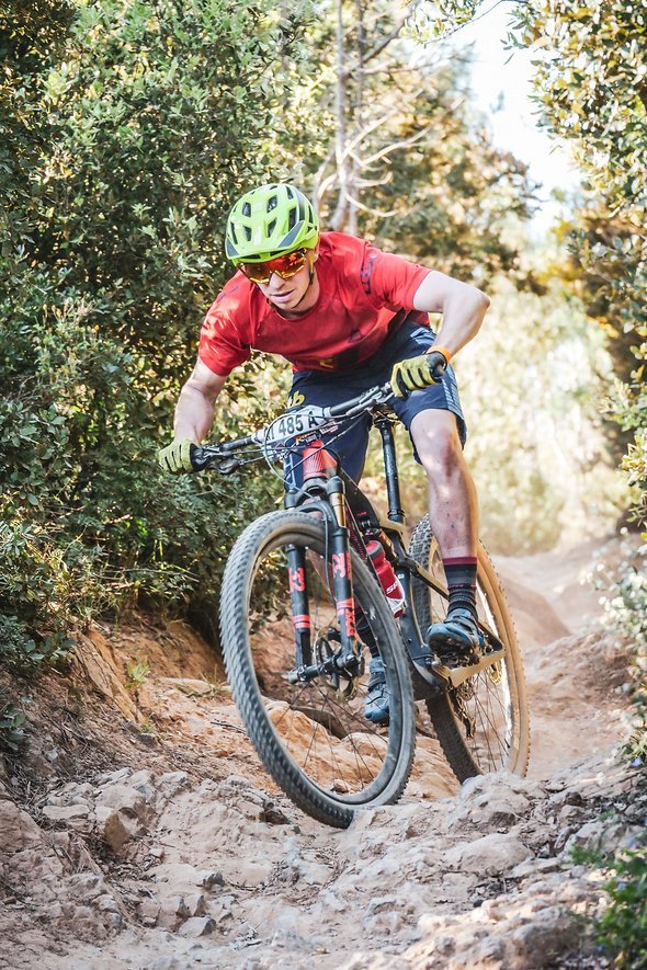Für eine Cross Country-Strecke geht es in Finale Ligure teils relativ ruppig zu Für eine Cross Country-Strecke geht es in Finale Ligure teils relativ ruppig zu