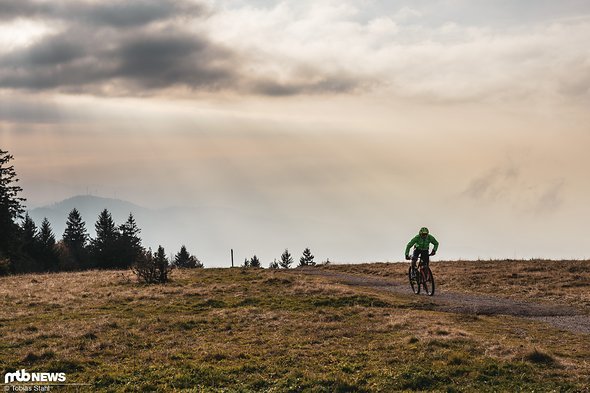 Es muss nicht immer Borderline sein: In Freiburg warten über 1.000 Höhenmeter messende Trailrunden, die alles von einem Cross Country-Bike fordern Es muss nicht immer Borderline sein: In Freiburg warten über 1.000 Höhenmeter messende Trailrunden, die alles von einem Cross Country-Bike fordern