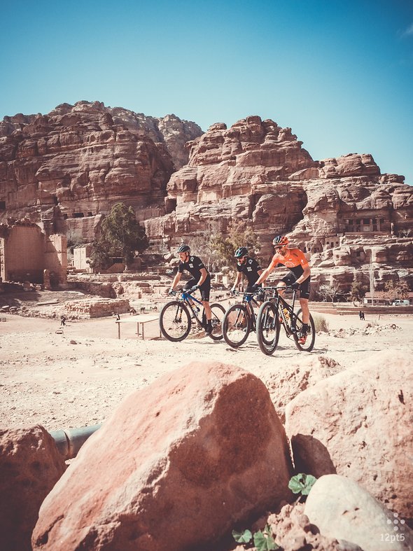 Daniel Gathof, Remi Laffont und Simon Gegenheimer in Petra Daniel Gathof, Remi Laffont und Simon Gegenheimer in Petra