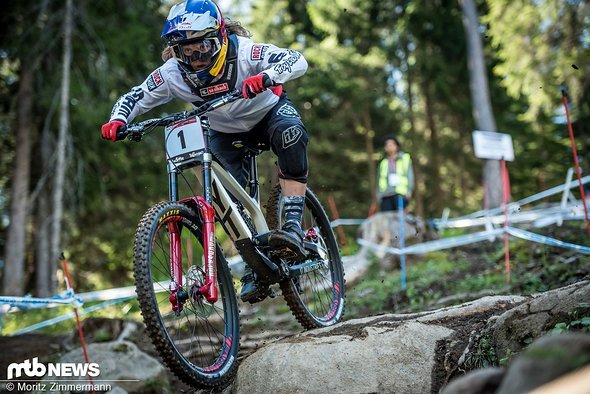 Vali Höll ist ganz klar die Favoritin bei den Juniorinnen Vali Höll ist ganz klar die Favoritin bei den Juniorinnen