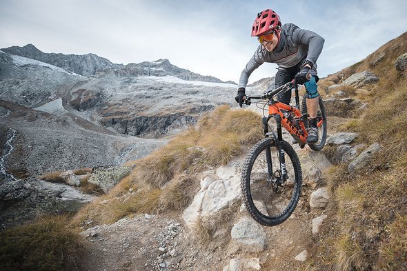 … dabei kann man auch mit einem ausgewachsenen Enduro richtig viel Spaß haben im technischen Gelände … dabei kann man auch mit einem ausgewachsenen Enduro richtig viel Spaß haben im technischen Gelände