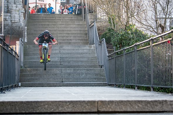 Georg Egger siegte bei seinem Heimrennen am Samstag im Short-Race in Krumbach … Georg Egger siegte bei seinem Heimrennen am Samstag im Short-Race in Krumbach …