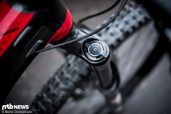 Die RockShox Lyrik RC-Federgabel stellt 170 mm Federweg zur Verfügung Die RockShox Lyrik RC-Federgabel stellt 170 mm Federweg zur Verfügung
