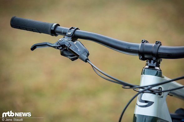 Am Cannondale Lenker ist SRAMs Code RSC angebracht Am Cannondale Lenker ist SRAMs Code RSC angebracht
