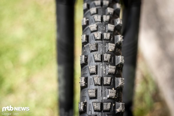 Der Michelin Wild Enduro Front hat ein äußerst aggressives Profil Der Michelin Wild Enduro Front hat ein äußerst aggressives Profil