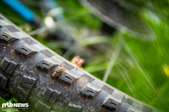 … da ist oft die Luft raus bevor man “Tubeless-Reparatur-Set” sagen kann. … da ist oft die Luft raus bevor man “Tubeless-Reparatur-Set” sagen kann.