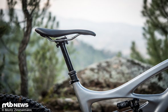 Kein Kashima? Kein Problem! Die Fox Transfer-Sattelstütze hat zuverlässig funktioniert und hebt und senkt den Sattel um 150 mm. Kein Kashima? Kein Problem! Die Fox Transfer-Sattelstütze hat zuverlässig funktioniert und hebt und senkt den Sattel um 150 mm.