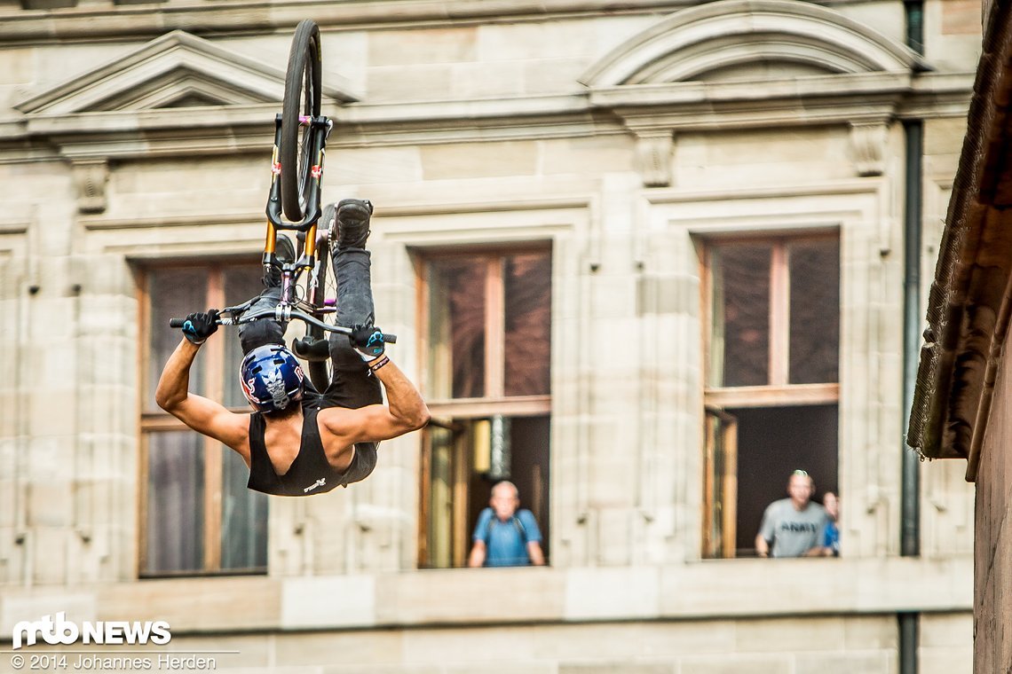 Bankpressen? Eher ein massiver Frontflip