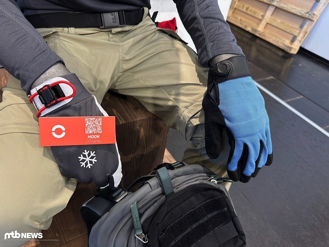 Selbst für den Handschuh hat Fidlock einen Verschluss am Stand