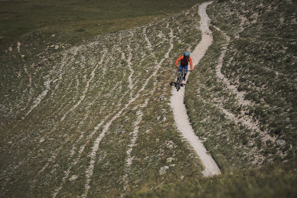 In einfachem Gelände fühlt man sich nie so, als hätte man zu viel Bike dabei