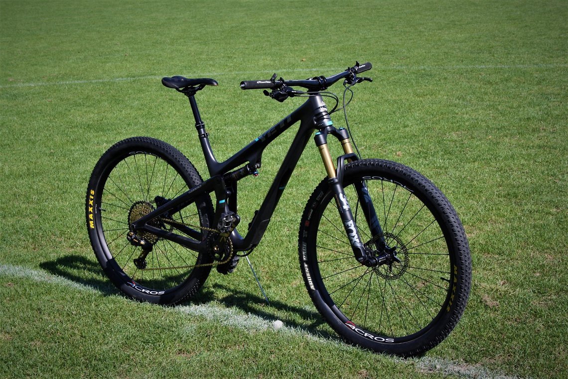 Fox Factory 34 Step Cast mit 120 mm Federweg an der Front ...