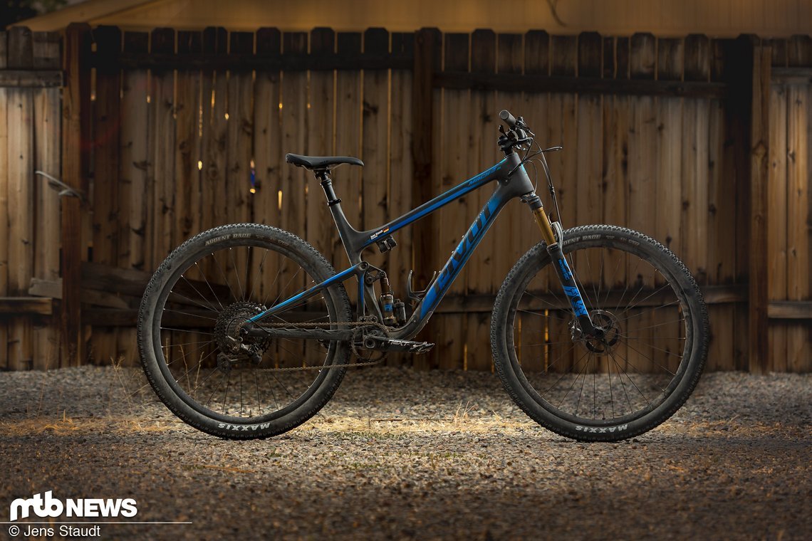 Das neue Pivot Mach 4 SL reiht sich in der Produktpalette zwischen dem Trail429 und dem Hardtail LES ein