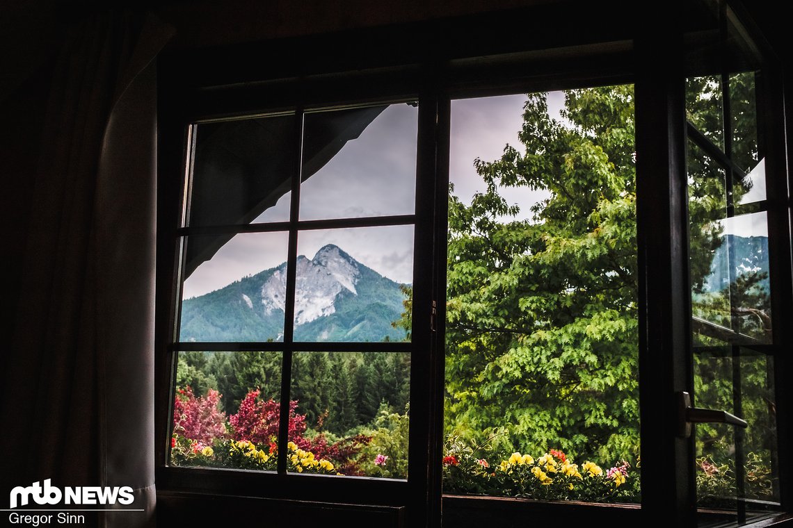 Der abendliche Blick vom Appartement aus macht Lust auf die kommenden zwei Tage auf dem Mountainbike.
